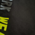 Mustad vabaaja lühikesed püksid heleroheliste vahetükkidega - Image 2