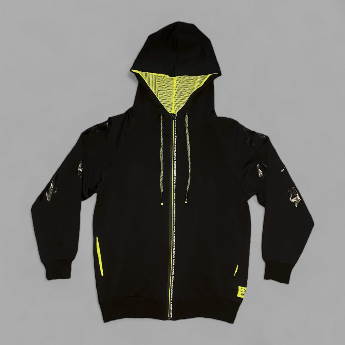 photoroom-51 Must heleroheliste vahetükkidega dressipluus - Image 1